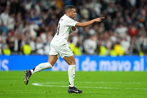 مبابي: سأختار ديمبيلي في سباق الكرة الذهبية.. وسعيد بتتويج باريس سان جيرمان بدوري الأبطال